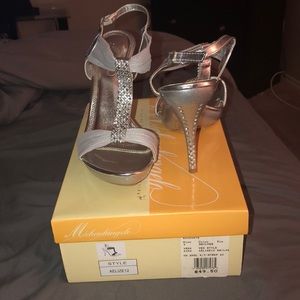 OPEN TOE HEEL SANDAL W/ STRAP AND RHINESTONES